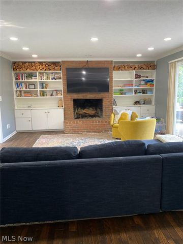 2021 Lyndway Road, Cleveland, OH 44121