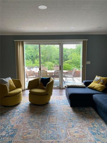 2021 Lyndway Road, Cleveland, OH 44121