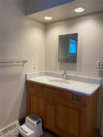 2021 Lyndway Road, Cleveland, OH 44121