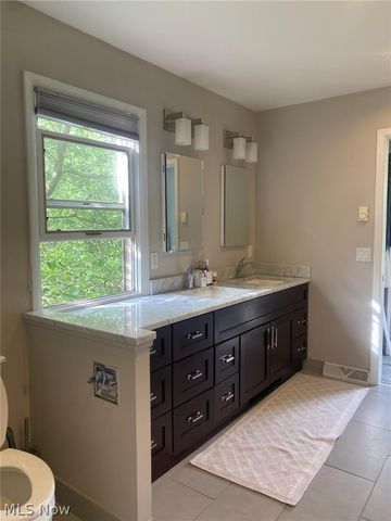2021 Lyndway Road, Cleveland, OH 44121