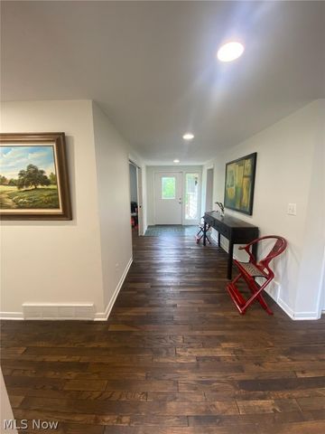 2021 Lyndway Road, Cleveland, OH 44121