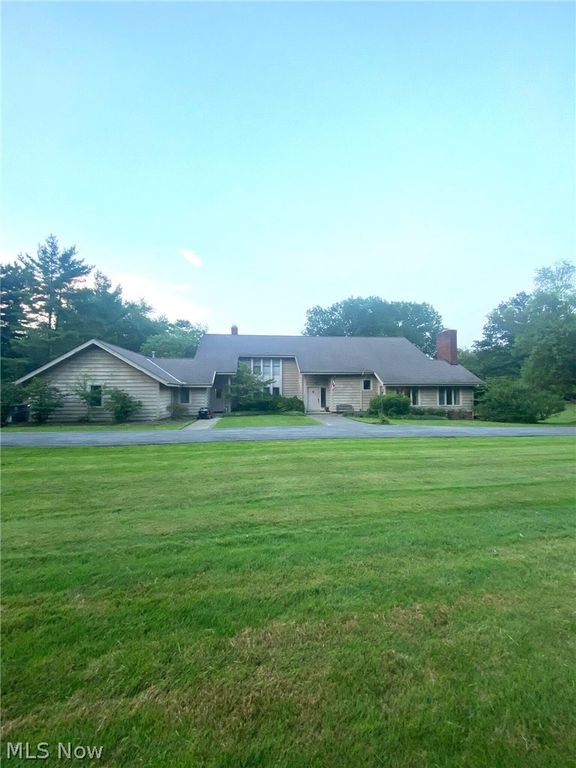2021 Lyndway Road, Cleveland, OH 44121