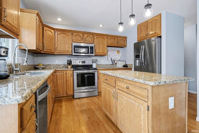 55875 Season Court, Osceola, IN 46561