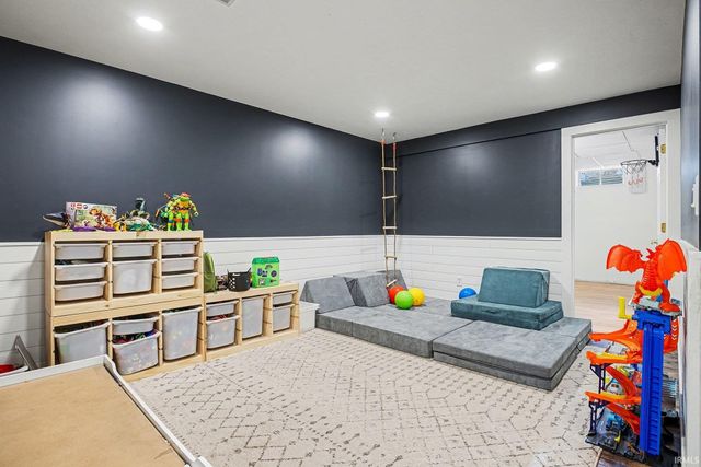 55875 Season Court, Osceola, IN 46561