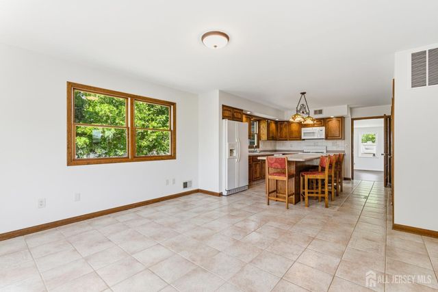 39 Kearney Road, Sayreville, NJ 08879