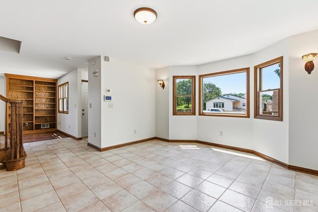 39 Kearney Road, Sayreville, NJ 08879