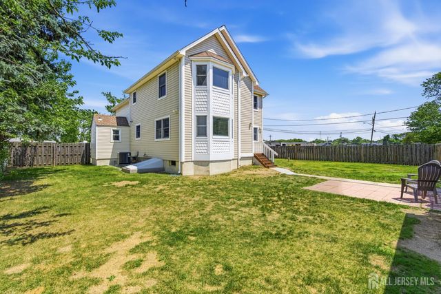 39 Kearney Road, Sayreville, NJ 08879