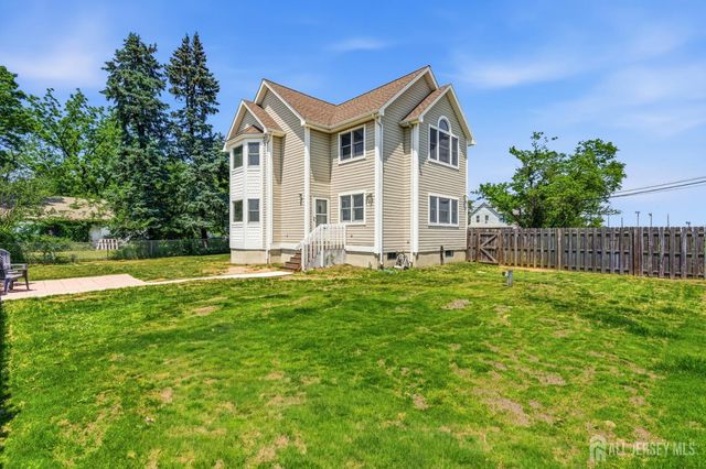 39 Kearney Road, Sayreville, NJ 08879