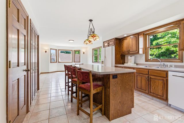39 Kearney Road, Sayreville, NJ 08879
