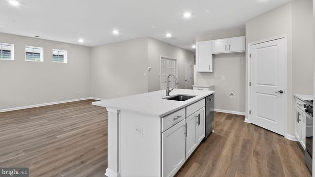 221 HUNTINGTON DR, Egg Harbor Township, NJ 08234