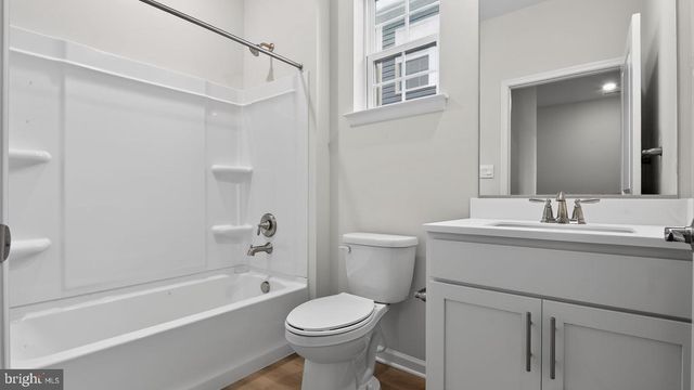 221 HUNTINGTON DR, Egg Harbor Township, NJ 08234
