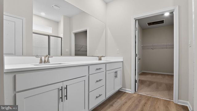 221 HUNTINGTON DR, Egg Harbor Township, NJ 08234
