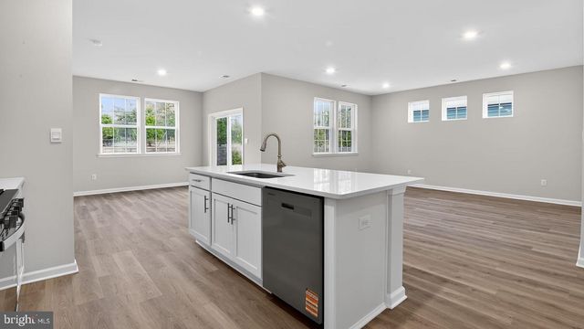 221 HUNTINGTON DR, Egg Harbor Township, NJ 08234