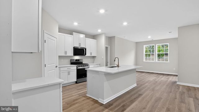 221 HUNTINGTON DR, Egg Harbor Township, NJ 08234