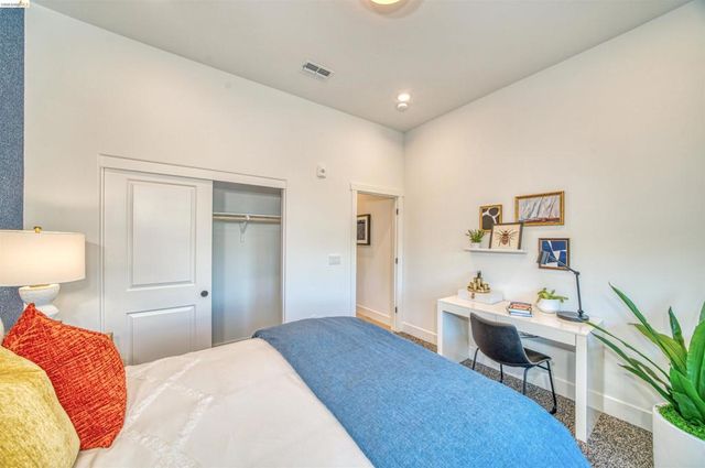 28951 Parkridge Loop 87, Hayward, CA 94544