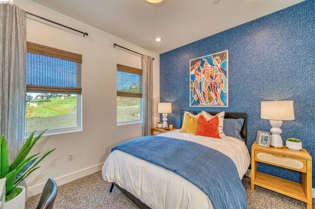 28951 Parkridge Loop 87, Hayward, CA 94544