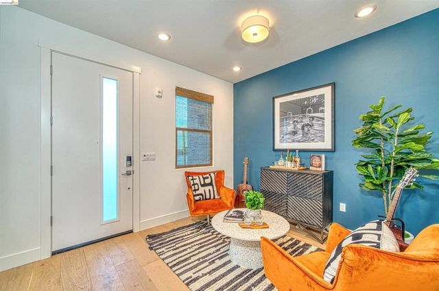 28951 Parkridge Loop 87, Hayward, CA 94544