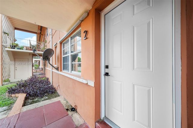 3551 SW 10th St 8A, Miami, FL 33135