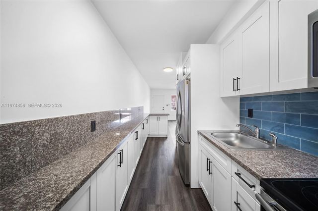 3551 SW 10th St 8A, Miami, FL 33135