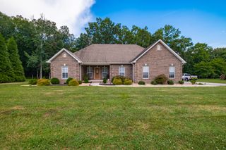 213 Woodson Dr, Tullahoma, TN 37388