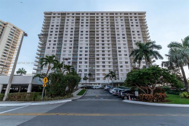 500 Bayview Dr 617, Sunny Isles Beach, FL 33160