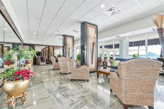 500 Bayview Dr 617, Sunny Isles Beach, FL 33160