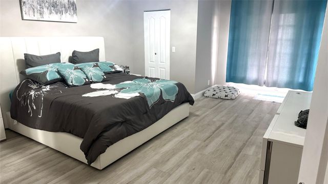 2200 S Cypress Bend Drive 905, Pompano Beach, FL 33069