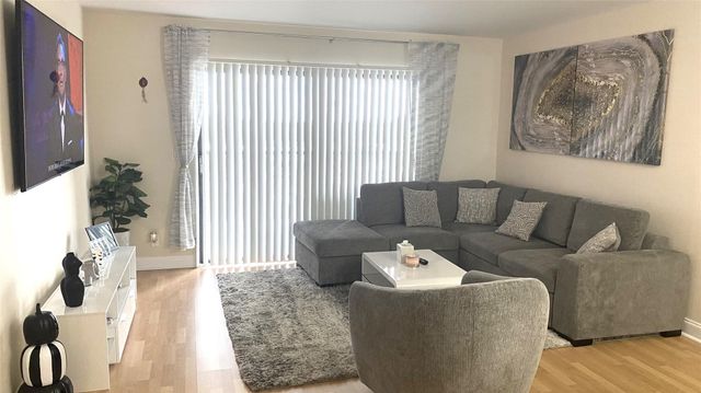 2200 S Cypress Bend Drive 905, Pompano Beach, FL 33069