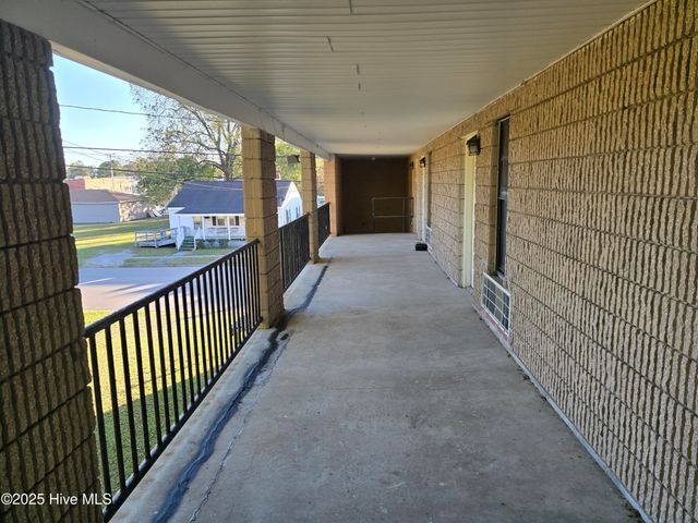 300 Maple Street N, Ahoskie, NC 27910