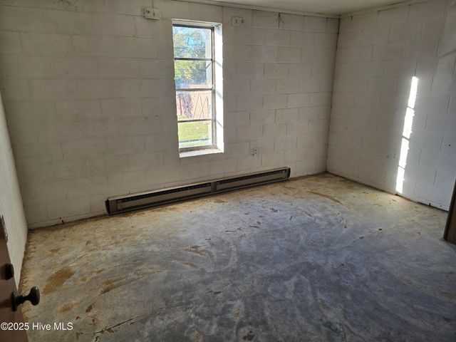 300 Maple Street N, Ahoskie, NC 27910