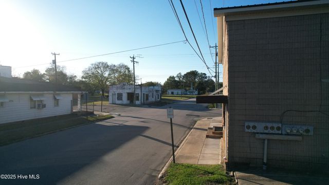 300 Maple Street N, Ahoskie, NC 27910