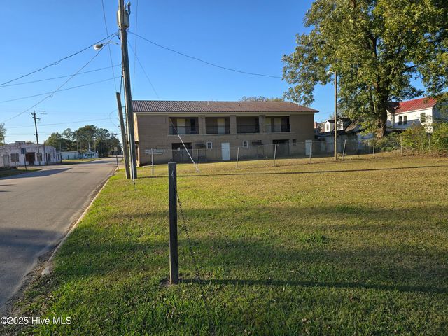 300 Maple Street N, Ahoskie, NC 27910