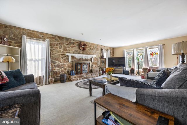 4 GREENLEAF LN, Seaford, DE 19973