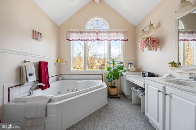 4 GREENLEAF LN, Seaford, DE 19973