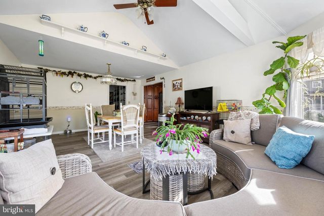 4 GREENLEAF LN, Seaford, DE 19973