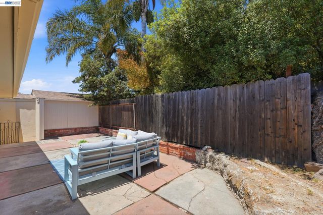 446 Dolores Ave, San Leandro, CA 94577