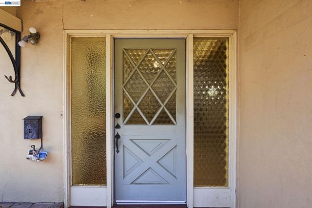 446 Dolores Ave, San Leandro, CA 94577