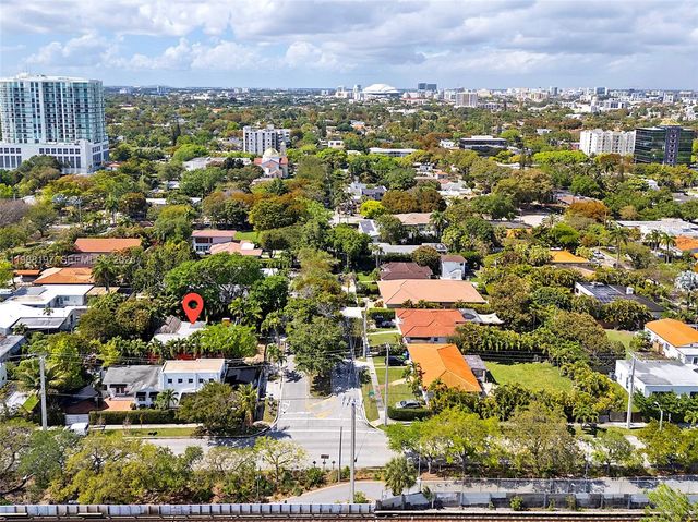 120 SW 24th Rd, Miami, FL 33129