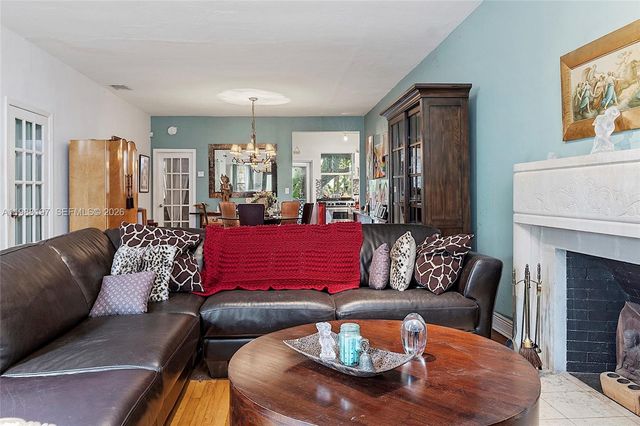 120 SW 24th Rd, Miami, FL 33129