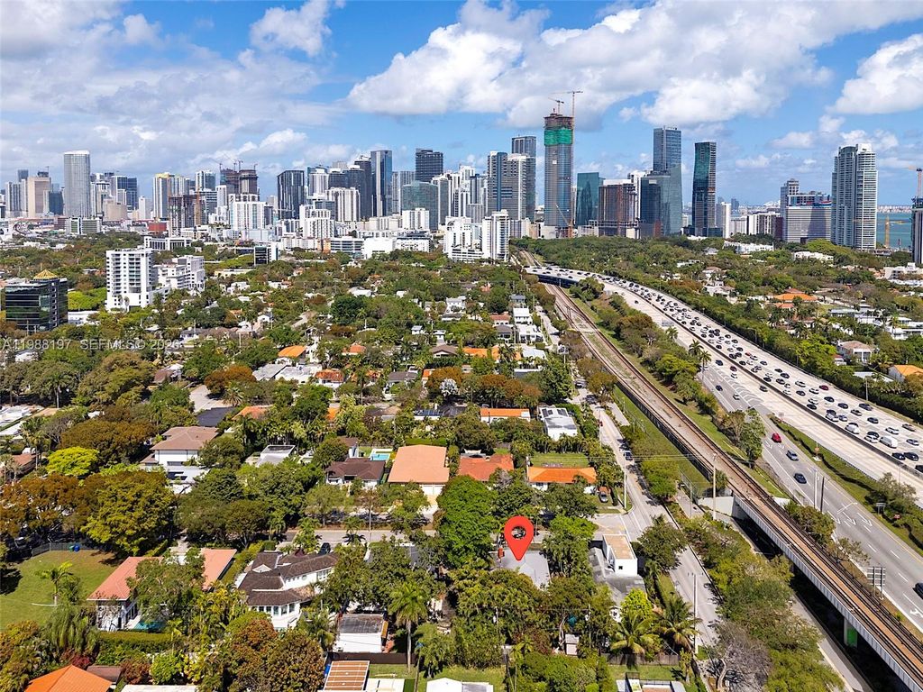 120 SW 24th Rd, Miami, FL 33129