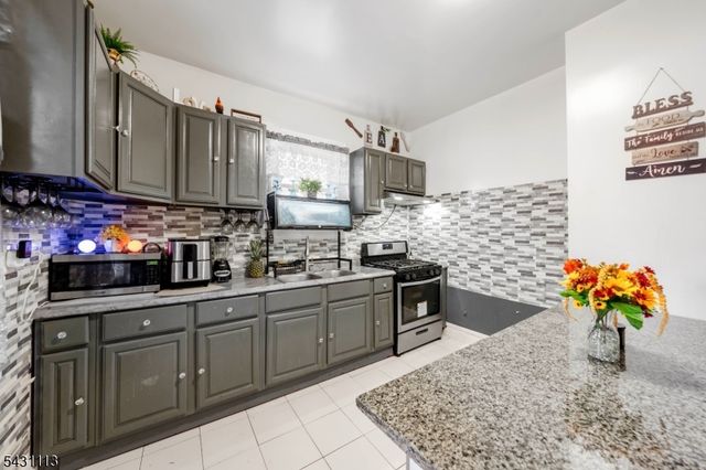 48 39Th St, Irvington Twp., NJ 07111