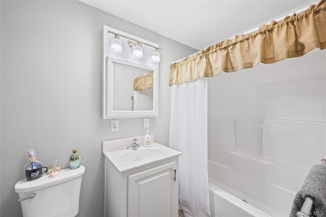 1661 Old Country Road 351B, Riverhead, NY 11901