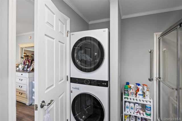 1661 Old Country Road 351B, Riverhead, NY 11901