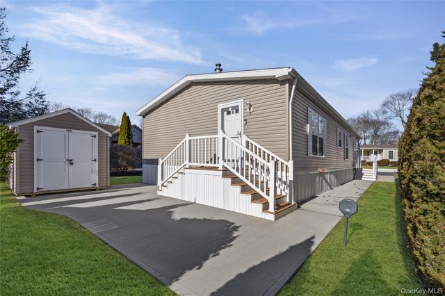 1661 Old Country Road 351B, Riverhead, NY 11901