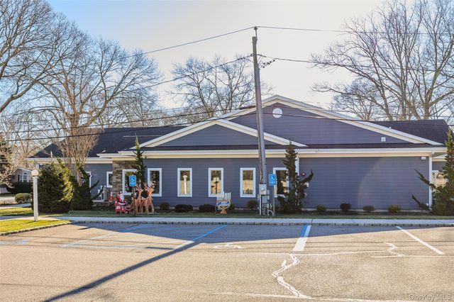 1661 Old Country Road 351B, Riverhead, NY 11901