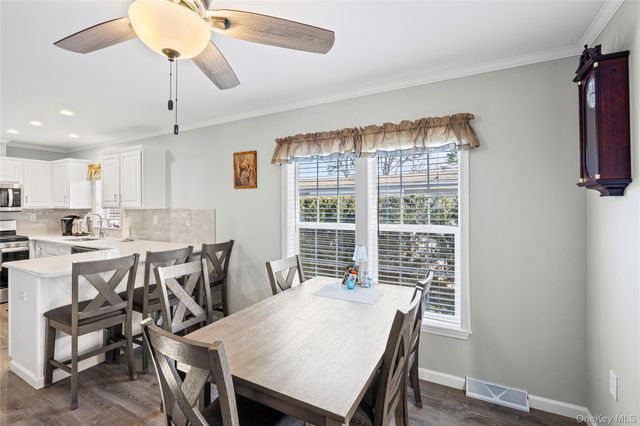 1661 Old Country Road 351B, Riverhead, NY 11901