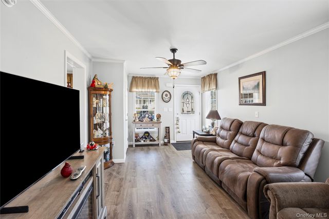 1661 Old Country Road 351B, Riverhead, NY 11901