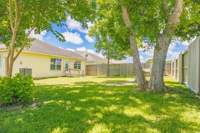 9514 Amberjack Drive, Texas City, TX 77591