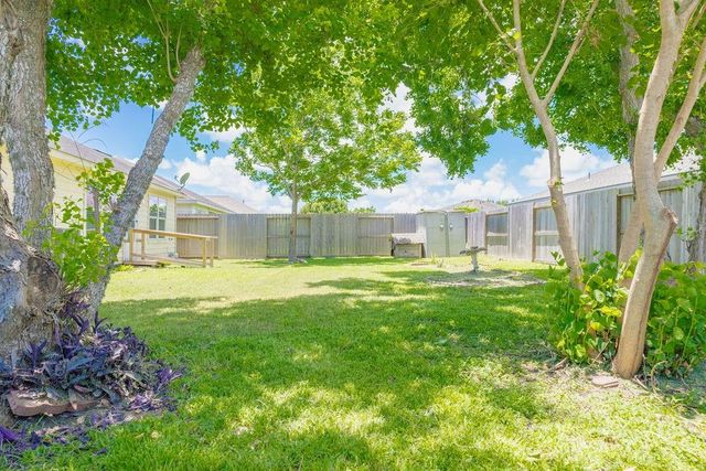 9514 Amberjack Drive, Texas City, TX 77591