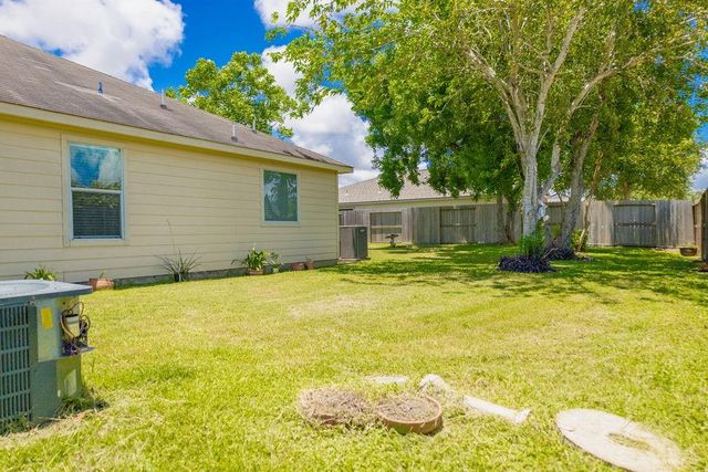 9514 Amberjack Drive, Texas City, TX 77591